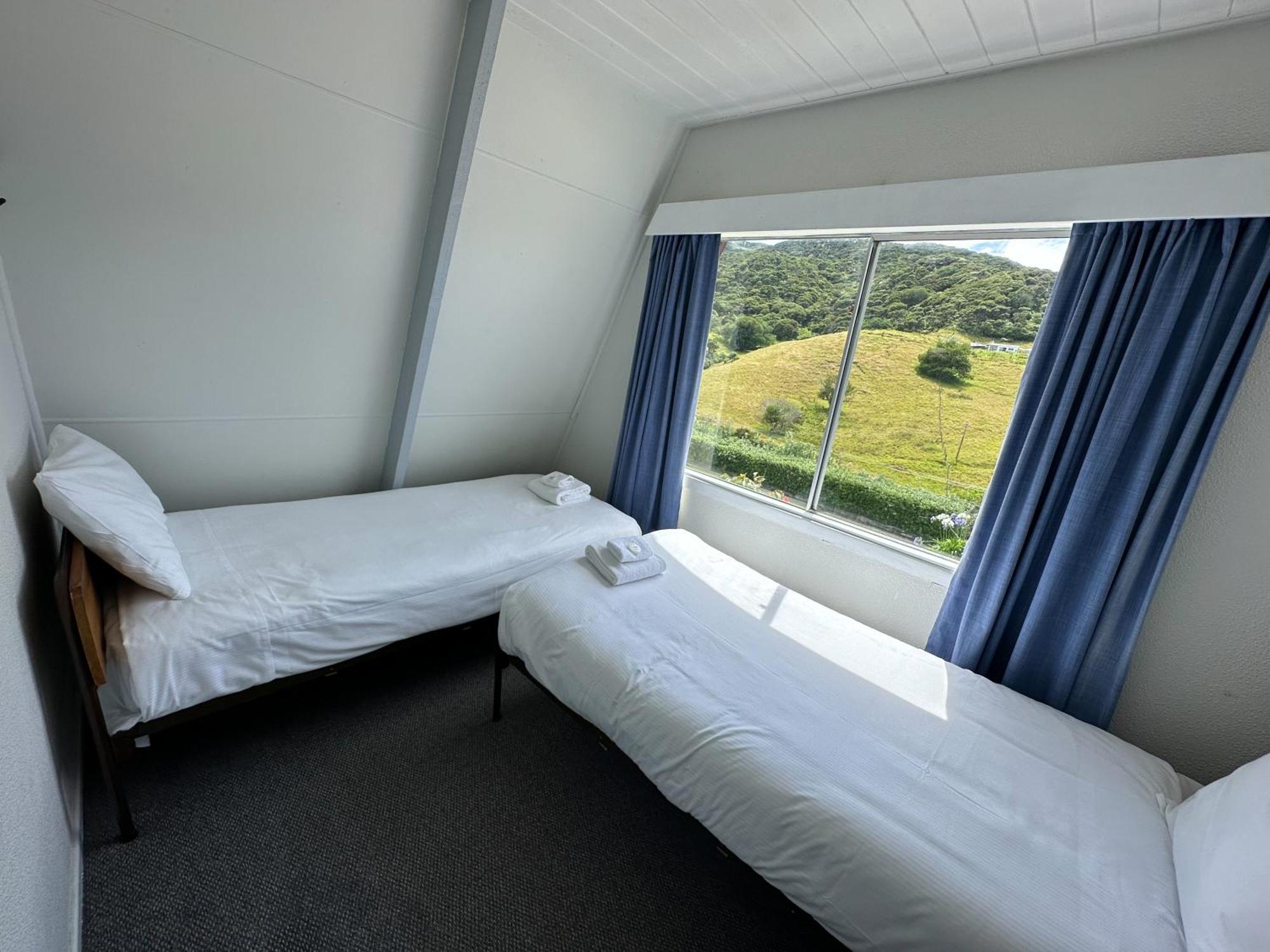 Pohutukawa Coastal Chalets Coromandel Værelse billede